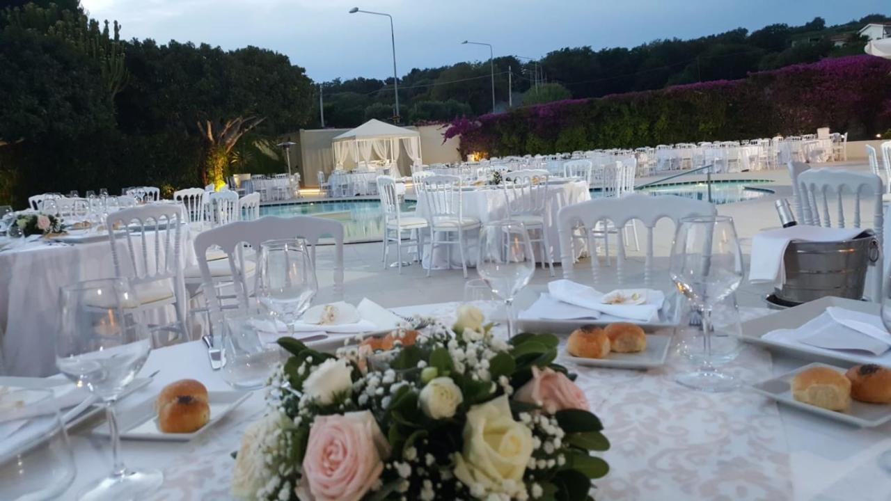 Sunshine Club Hotel Centro Benessere Рикади Екстериор снимка